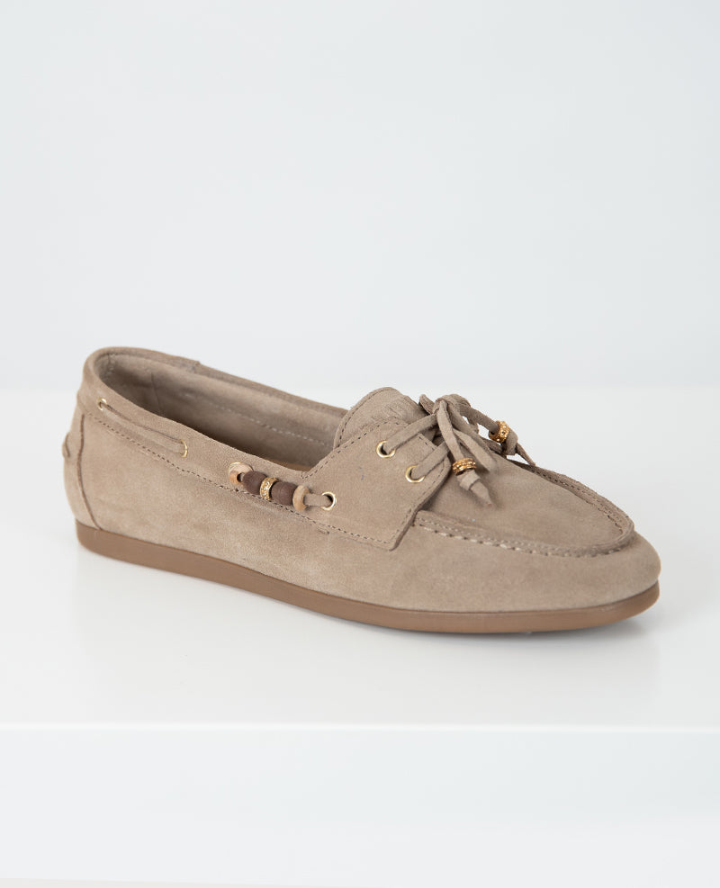 MOCASSINS DE PELE COM MISSANGAS