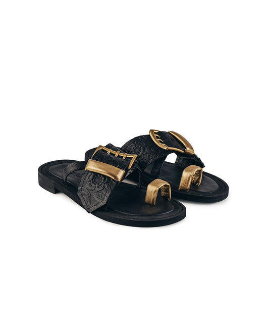 SANDÁLIA DE DEDO COM FIVELA