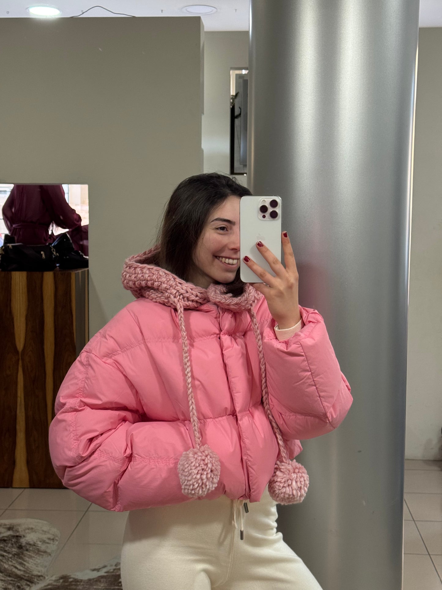 CASACO ROSA COM CARAPUÇO DE LÃ