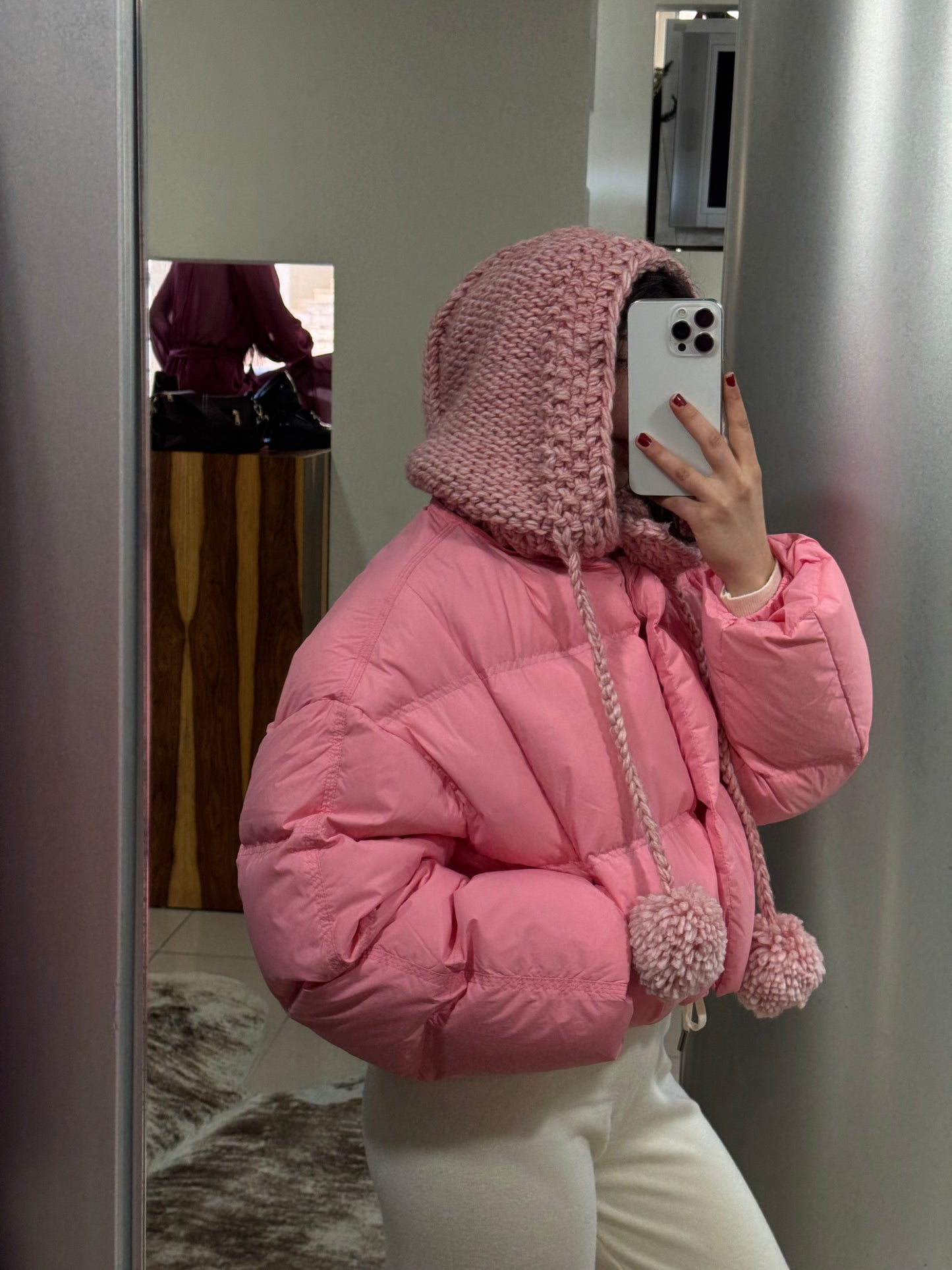 CASACO ROSA COM CARAPUÇO DE LÃ