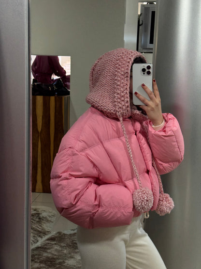 CASACO ROSA COM CARAPUÇO DE LÃ