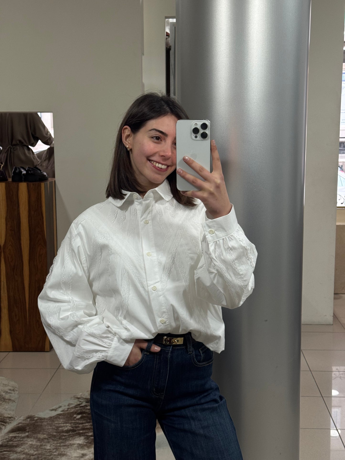 CAMISA FLUIDA COM BORDADO